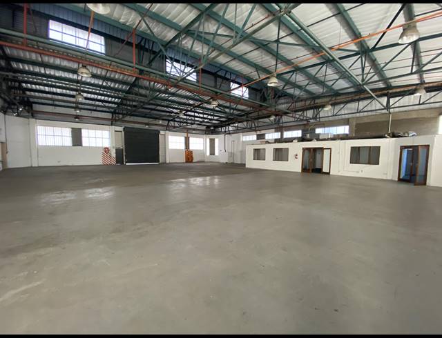 813M² WAREHOUSE TO LET IN NEW GERMANY